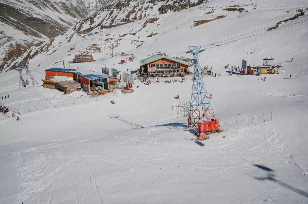 Ski Resort in 1 h of Tehran 